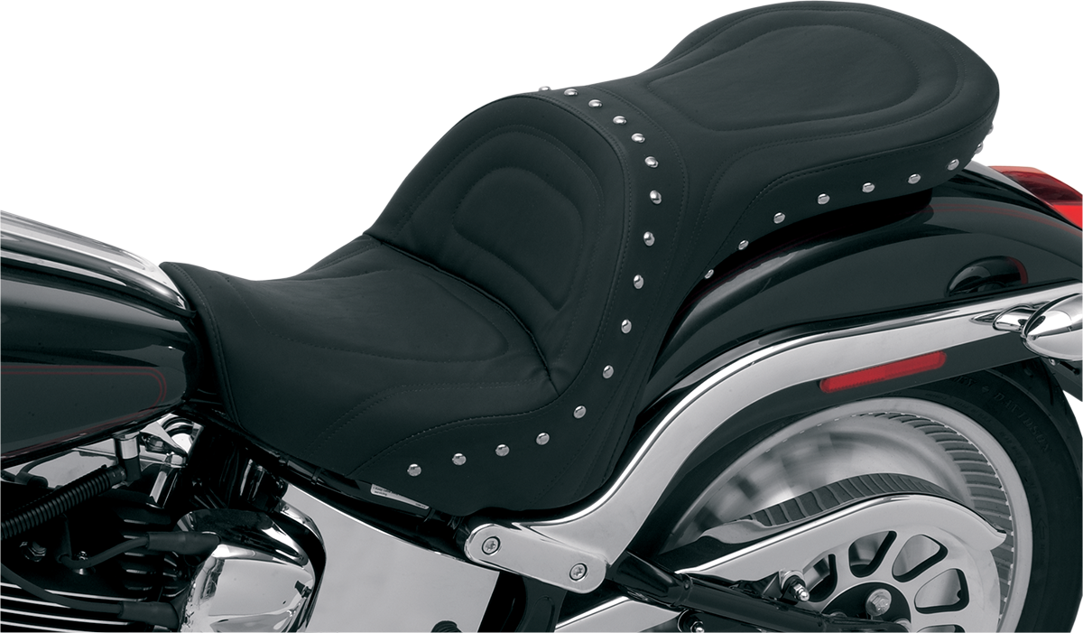 Bill's Exhausts SADDLEMEN Explorer Special Seat Deuce 8200J for motorcycle, showcasing the comfortable, durable seat design.