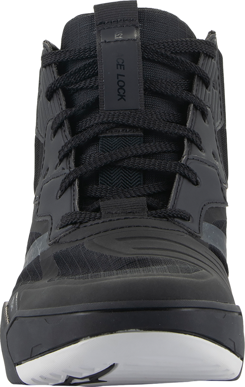 Alpinestars Speedflight performance riding shoe in black and white, US 9.5, featuring sporty design and durable materials.