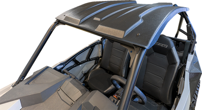Durable Moose Offroad UTV roof in one-piece polyethylene with UV stabilizers, designed for off-road durability.