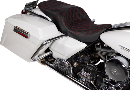 Drag Specialties Freedom Seat for FLH 1997-2007, vinyl with double diamond red stitch, shown with detailed stitching and sleek design.