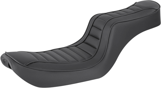 Saddlemens Hog Killers Seat for Dyna motorcycle, black leather seat with detailed stitching, designed for comfort and style.