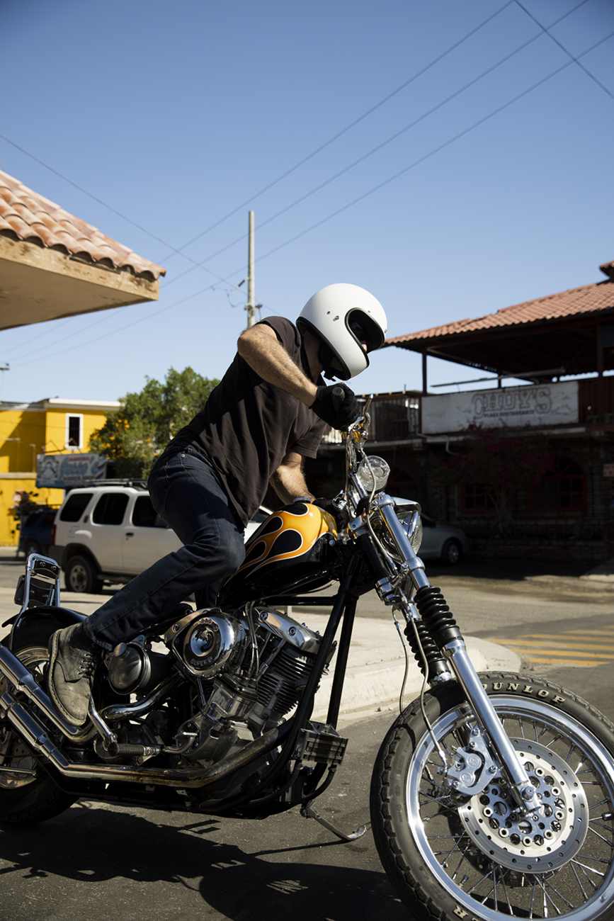 BILTWELL Gringo helmet in gloss white, XL size, motorcycle helmet with smooth finish and classic design.