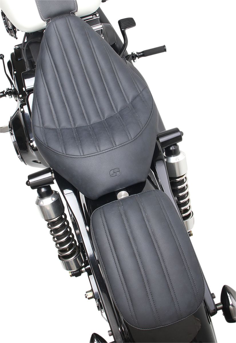 Bill's Exhausts SADDLEMEN Knuckle Pad 7-inch seat pad with durable design for comfortable riding.