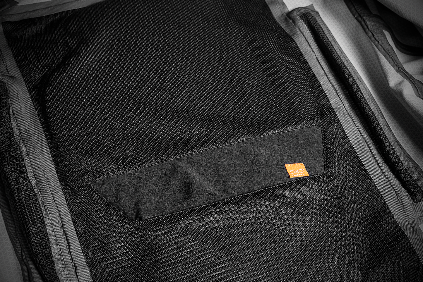 Bill's Exhausts ICON Stormhawk Jacket CE in black, XL size, showing the jacket's front view with protective features and sleek design.