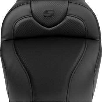 SADDLEMEN Roadsofa™ motorcycle seat with backrest in black carbon fiber and stitching, designed for FL models 2008-2019.