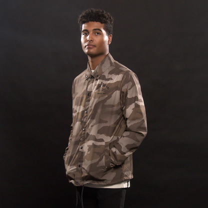 Alpinestars Garage Jacket in camo with medium size, featuring a stylish design and durable fabric for casual wear.