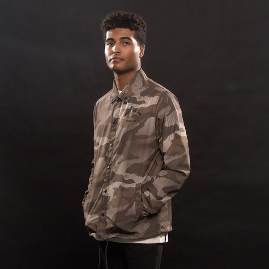 Alpinestars Garage Jacket in camo with medium size, featuring a stylish design and durable fabric for casual wear.