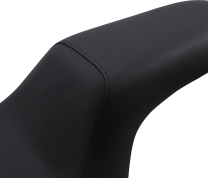 Black SADDLEMEN Profiler motorcycle seat for VN900C, smooth design, compatible with 2007-2012 models.