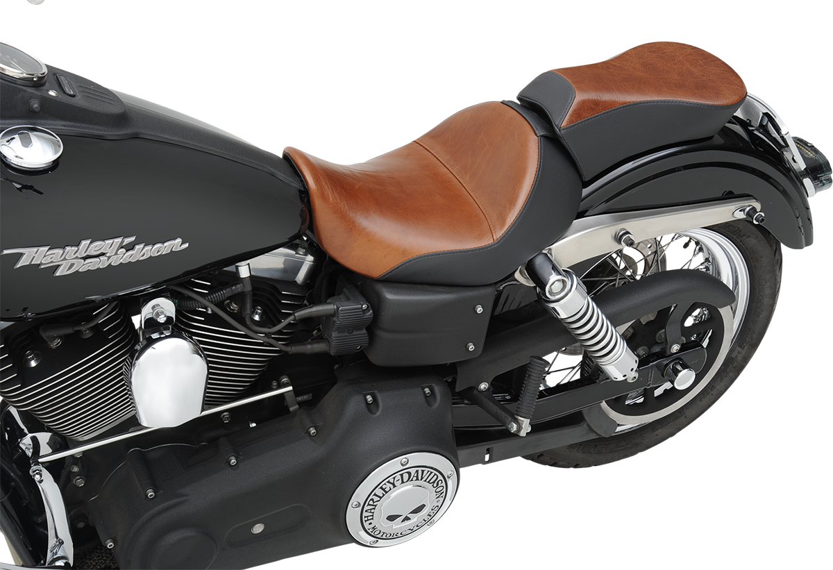 Brown Saddlemens Pillion Pad for Renegade Lariat motorcycle seat, featuring comfortable padding and durable material.