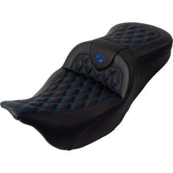 Bill's Exhausts SADDLEMEN Roadsofa™ motorcycle seat with backrest, blue stitching, designed for FL models 2008-2023.