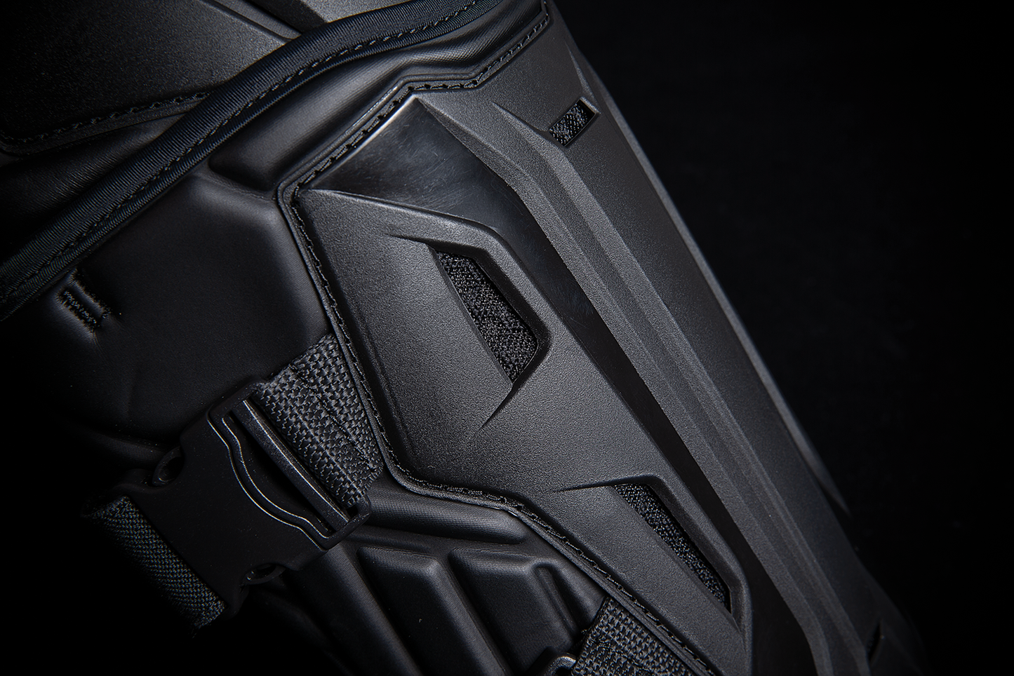 ICON Field Armor 3™ Knees - Black - S/M 2704-0494 - Howling Moto