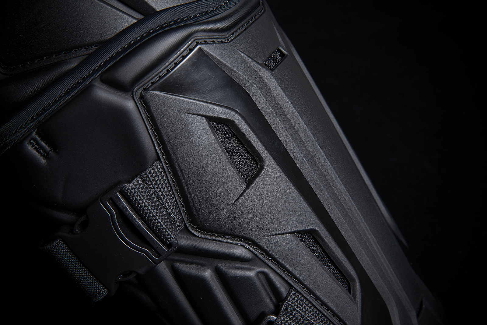 Black ICON Field Armor 3™ Knees armor in L/XL size, featuring durable protective padding for motocross or off-road riding.