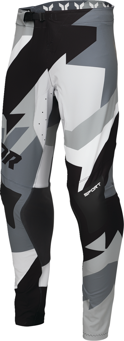 Lightweight THOR Sportmode Brave Pants US 34 athletic riding trousers with durable features and sporty design.