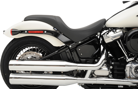 DRAG SPECIALTIES SEATS Predator seat for FL/FX 2018-2022 with solar leather finish, showing the sleek, contoured motorcycle seat.