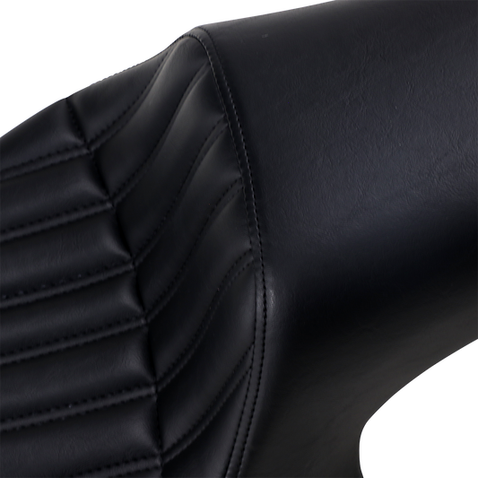 Black Saddlemens Profiler 2-Up front knuckle motorcycle seat for XV 950 models, designed for comfort and style.