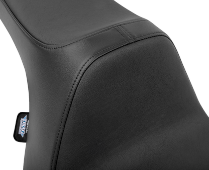Black Predator III Seat by DRAG SPECIALTIES SEATS for FLT/FLH 2023-2024 motorcycle, smooth black leather finish.