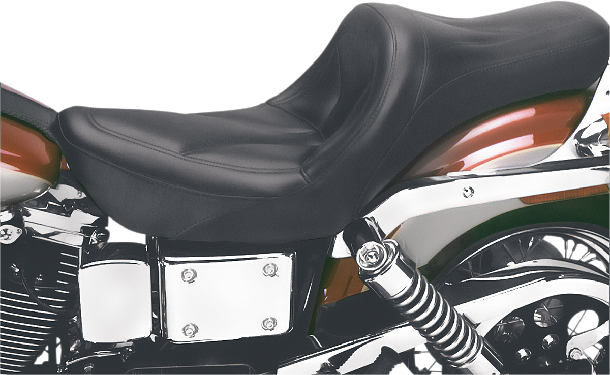 Bill's Exhausts SADDLEMEN King Seat for FXDWG motorcycle, featuring cushioned black leather with chrome accents.