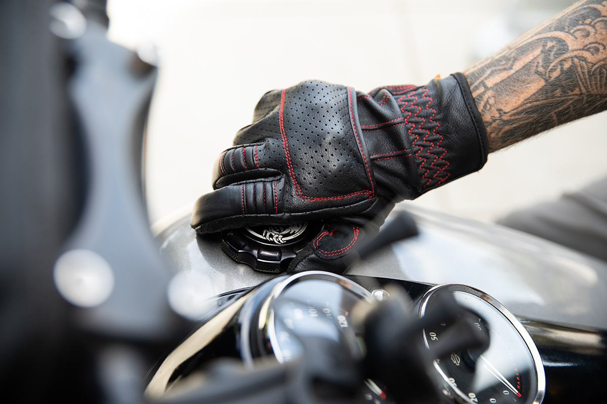 Red BILT WELL Borrego Gloves in XL size, featuring rugged design and protective materials, perfect for motorcycle riding.