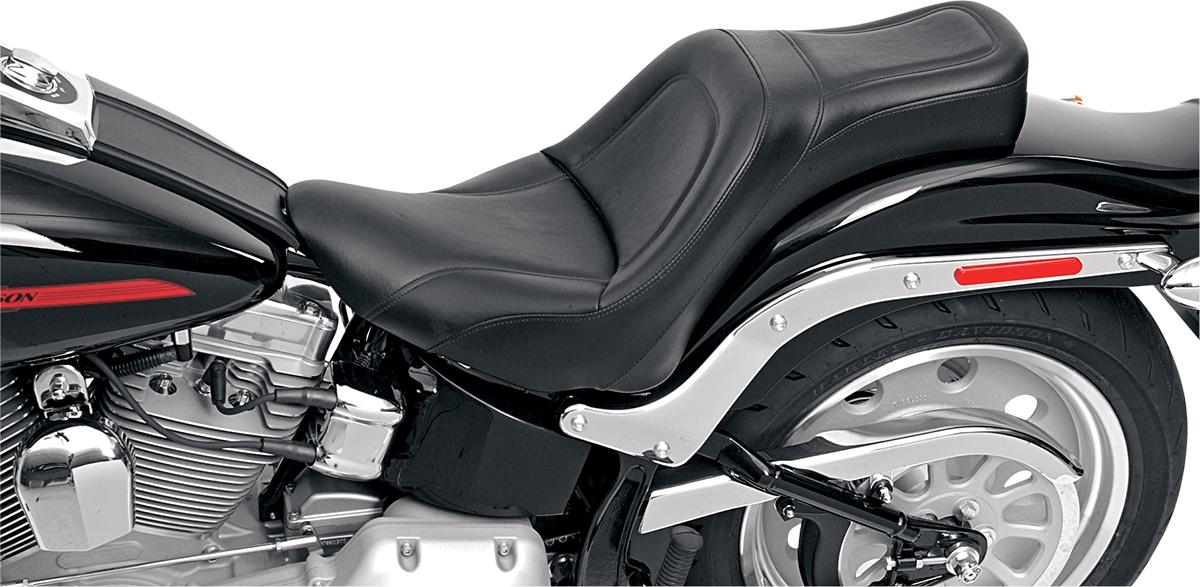 SADDLEMEN King Seat for Harley FLSTF '07-'17 motorcycle, black leather seat with padded comfort and custom design.