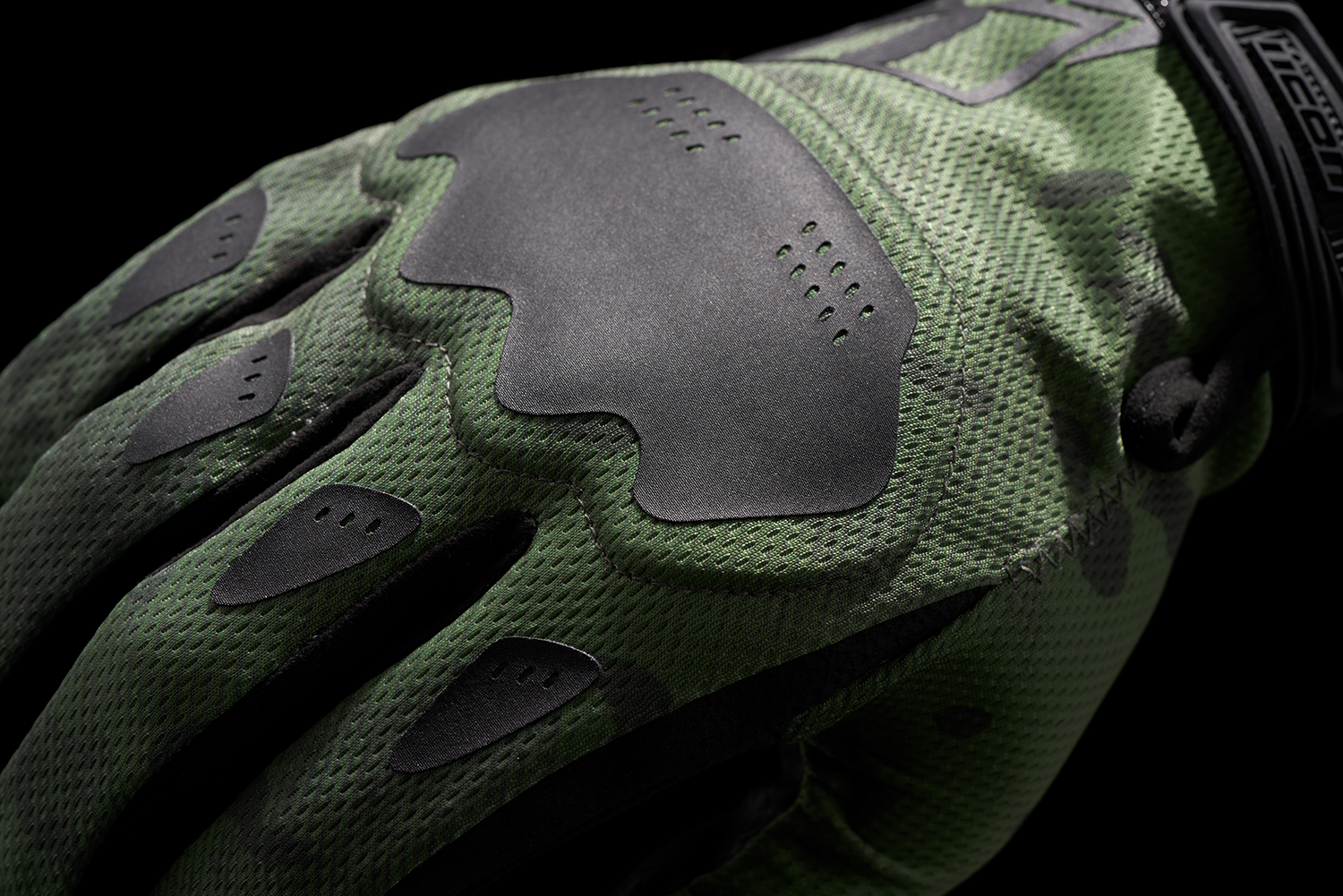 Green camo ICON Hooligan CE gloves by Bill's Exhausts, large size, showcasing durable motorcycle gloves with protective features.
