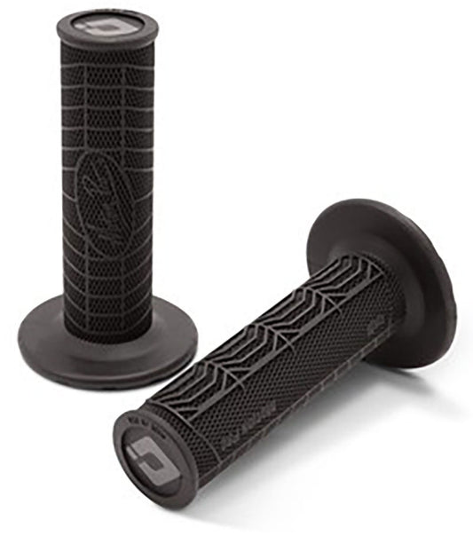 Black Motion Pro Dirt Control II motorcycle grip, Part 01-2816, designed for enhanced control and durability.