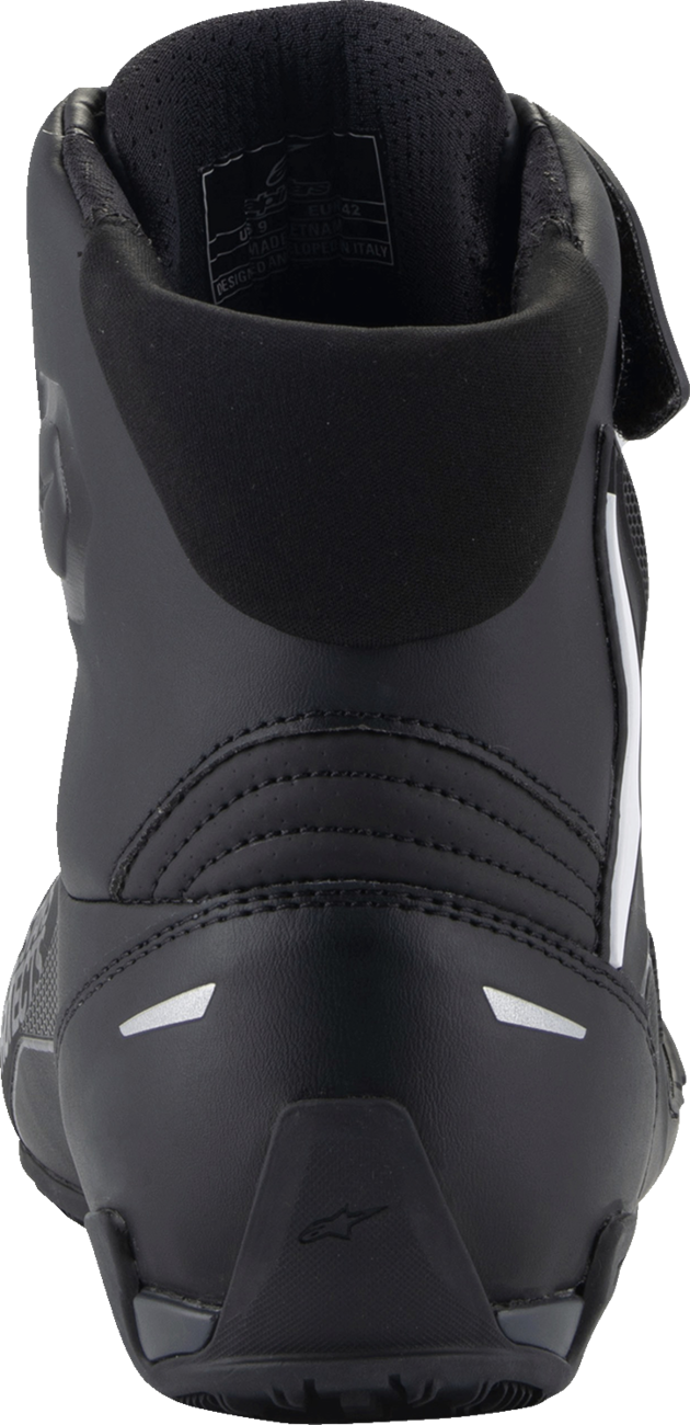 Alpinestars Faster-4 road cycling shoes in black with US 9.5 size, featuring a sleek design and secure closure system.