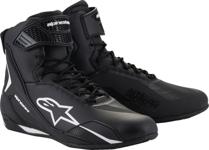 Alpinestars Faster-4 road cycling shoes in black and white, US 9.5, with sleek design and secure closure system.
