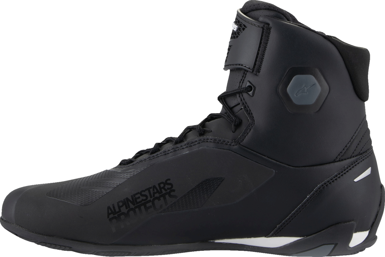 Alpinestars Faster-4 road cycling shoes in black and white, US 13.5, with sleek design and secure closure for cycling performance.