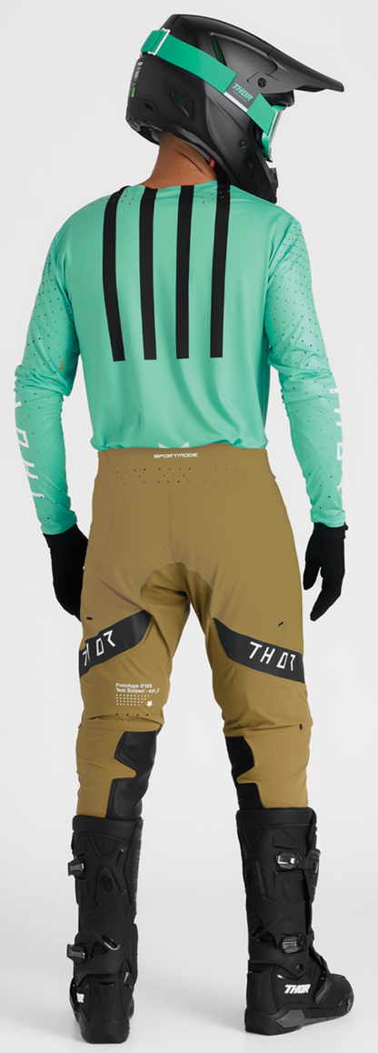 Black THOR Launchmode gloves in small size with protective design, featuring the THOR brand logo.