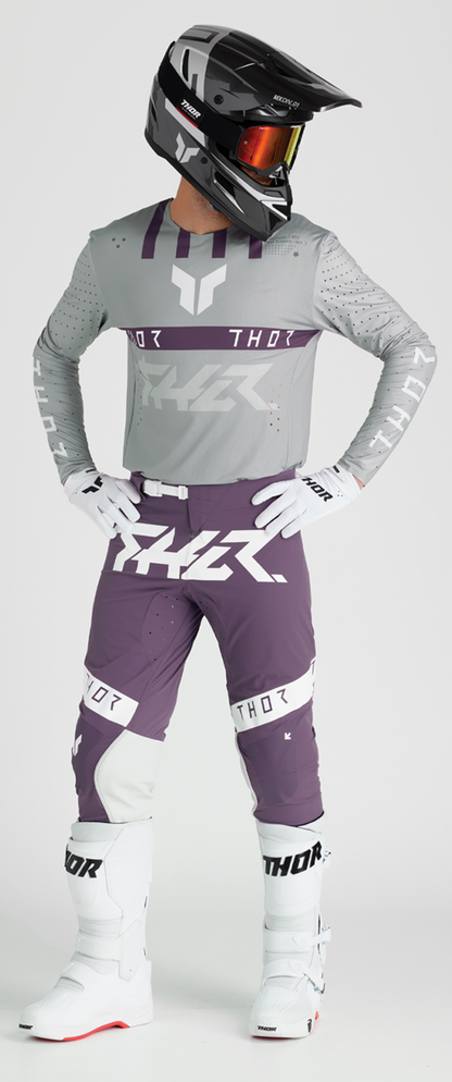 White THOR Launchmode gloves in medium size, featuring protective design and durable fabric for motorcycling or outdoor activities.