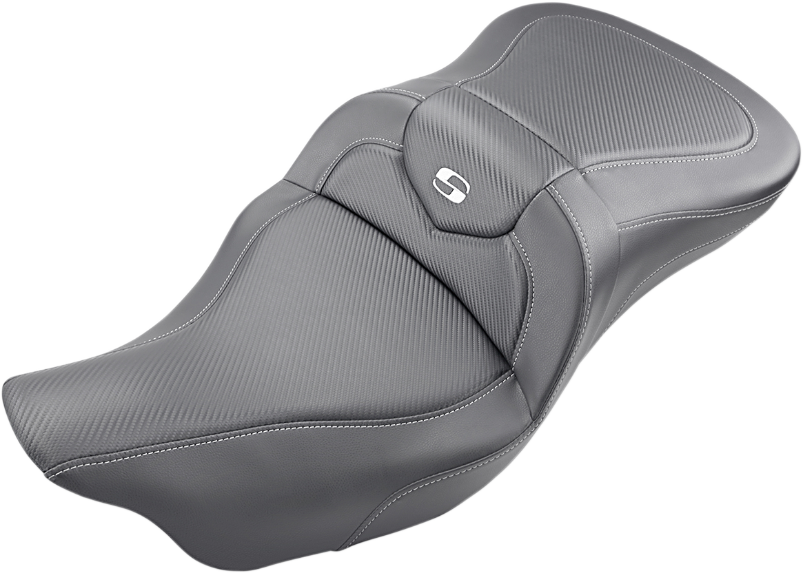 Bill's Exhausts SADDLEMEN Extended Reach Road Sofa Seat in carbon fiber for 2008-2023 FL motorcycles, showcasing sleek seat design.