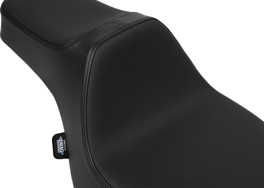 Drag Specialties Predator III extended reach seat for FLT/FLH motorcycles, 2023-2025, with comfortable padded design and black finish.