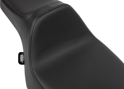 DRAG SPECIALTIES SEATS Predator III Extended Reach Seat for FLT/FLH 2023-2025, showing the black motorcycle seat with textured surface.