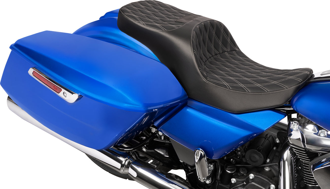 Drag Specialties forward position freedom seat for FLH/FLT 2023-2025, vinyl with silver double diamond stitch, part #4715C