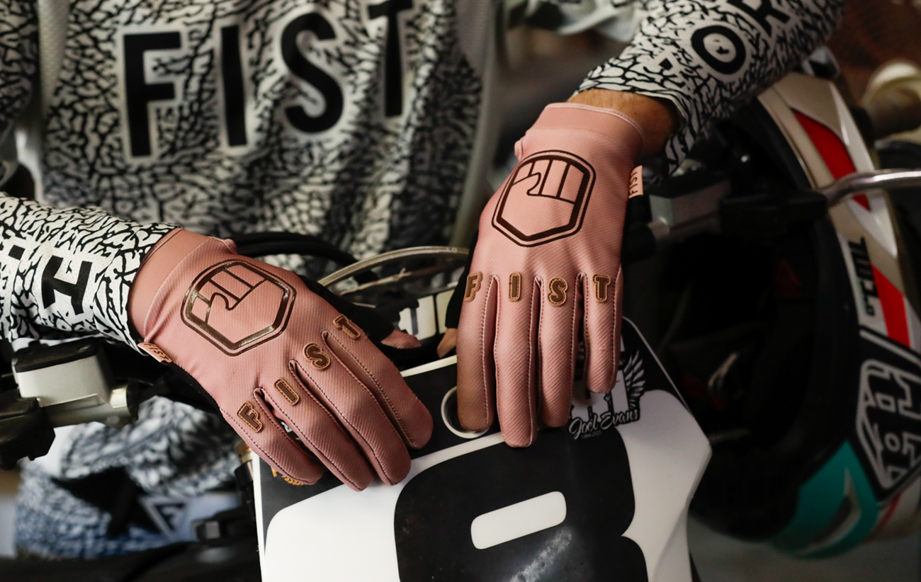 FIST HANDWEAR Strapped Earth Stocker gloves in tan, size XL, with reinforced straps and durable leather material.