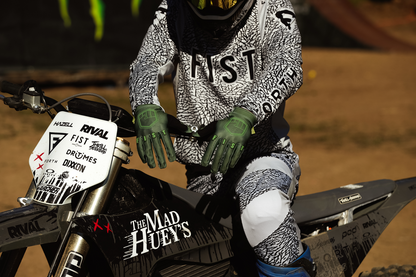 FIST HANDWEAR Strapped Earth Stocker Gloves in olive green, medium size, featuring durable strap design and reinforced palms.