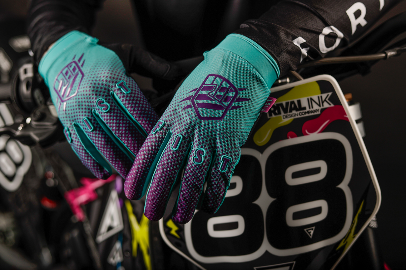 FIST Handwear Breezer Gloves in violet halftone with lightweight mesh, perforated Clarino palm, size XS, for cycling or outdoor activities.