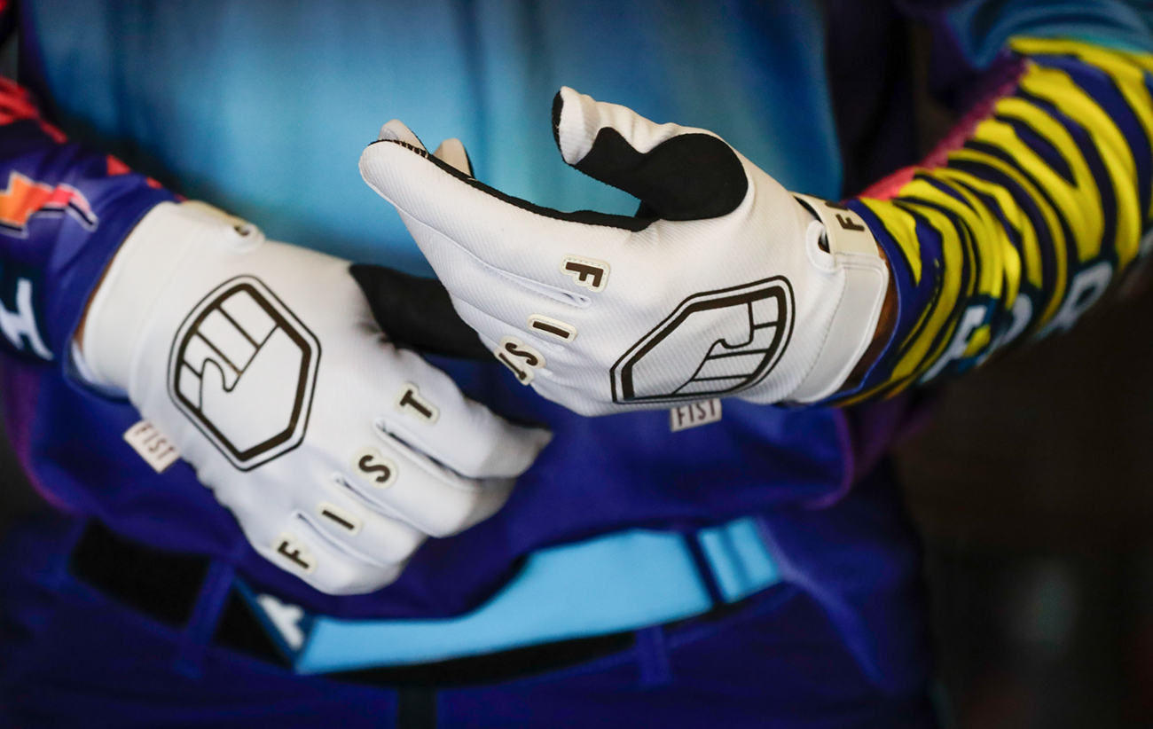 FIST HANDWEAR Panda Strapped Stocker Gloves in XL with black and white panda design, durable gloves for outdoor activities