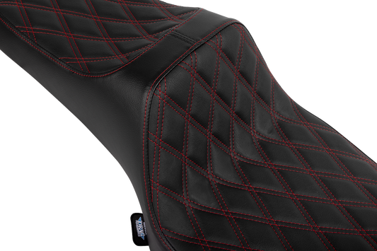 Drag Specialties Predator III 2-up seat on Indian Chieftain and Challenger motorcycle, featuring durable black leather upholstery.