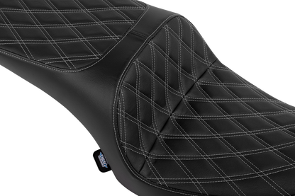 Drag Specialties Freedom Seat for Challenger and Chieftain motorcycles, vinyl with double diamond silver stitching.
