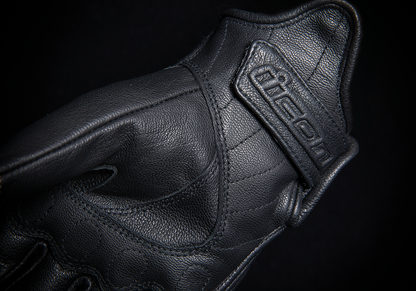 Black ICON Women's Pursuit Classic™ Gloves in XL, showcasing the stylish, insulated gloves designed for comfort and warmth.