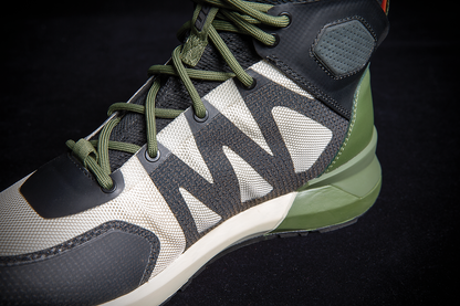 Bill's Exhausts ICON Hooligan Shoes in green, size 10, featuring stylish athletic design and durable construction.