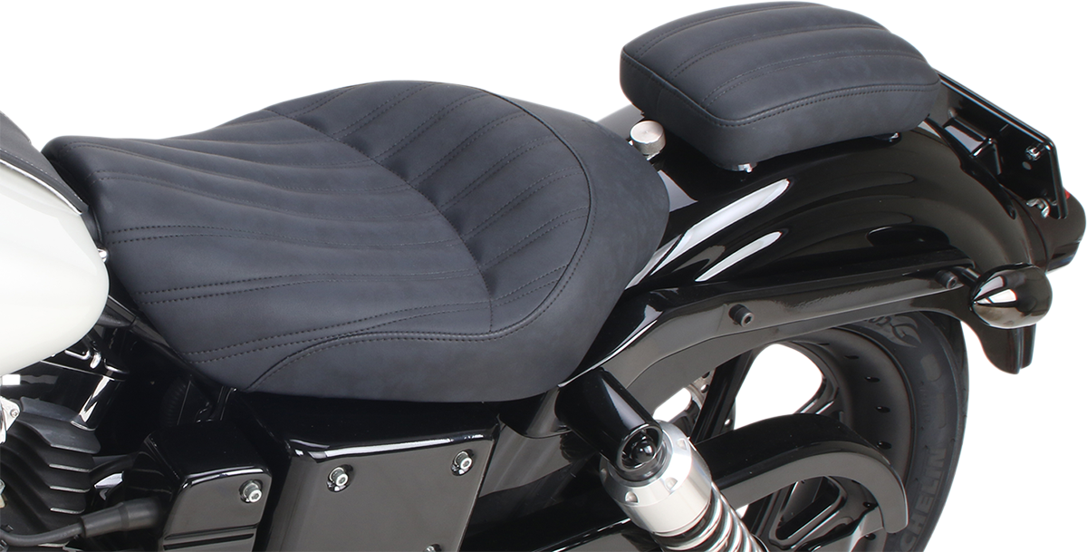 SADDLEMEN Knuckle Pad seat by Bill's Exhausts, 6-inch motorcycle seat with durable padding and sleek design.