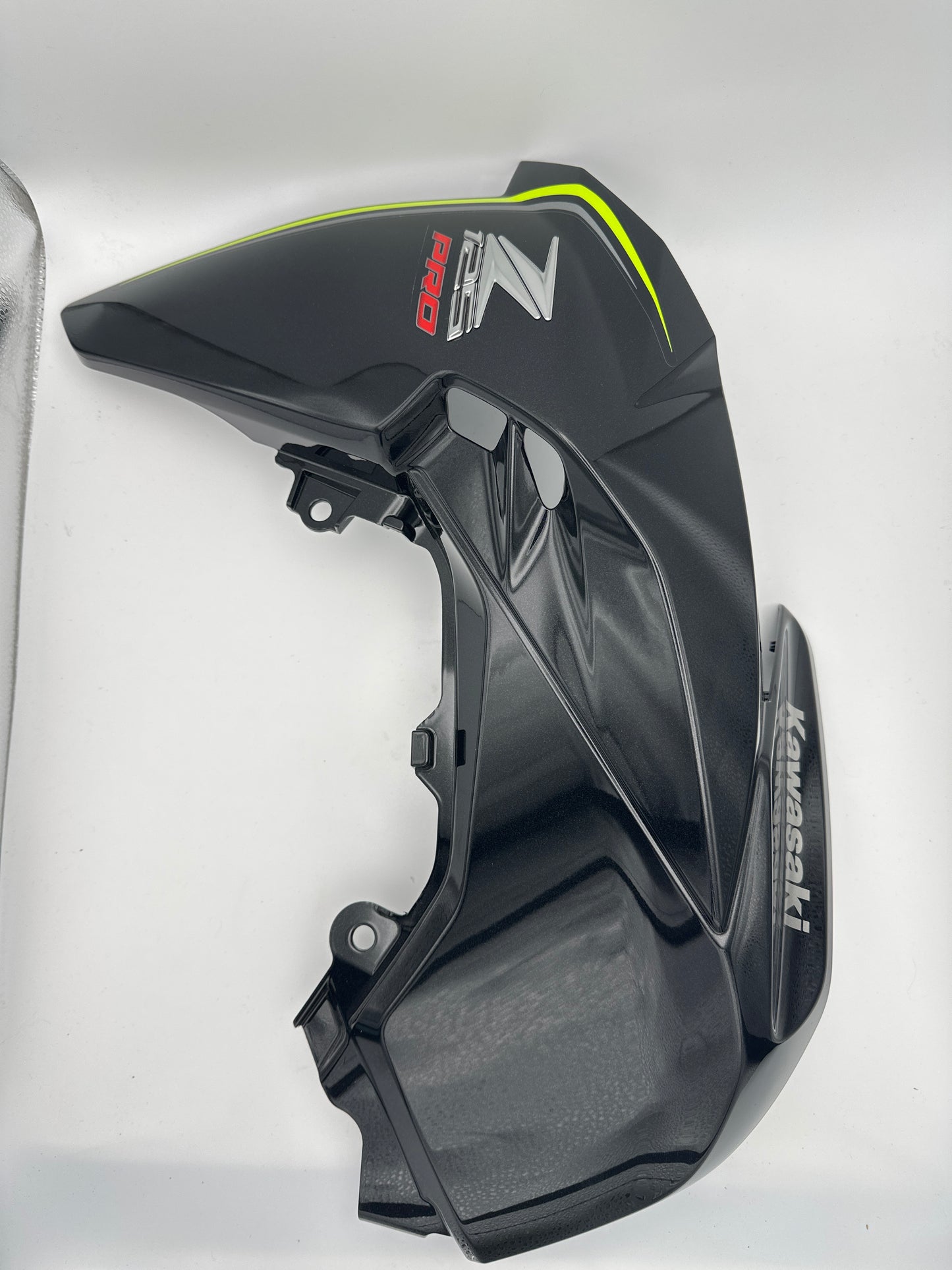 Kawasaki Z125 Tank Shrouds - Howling Moto