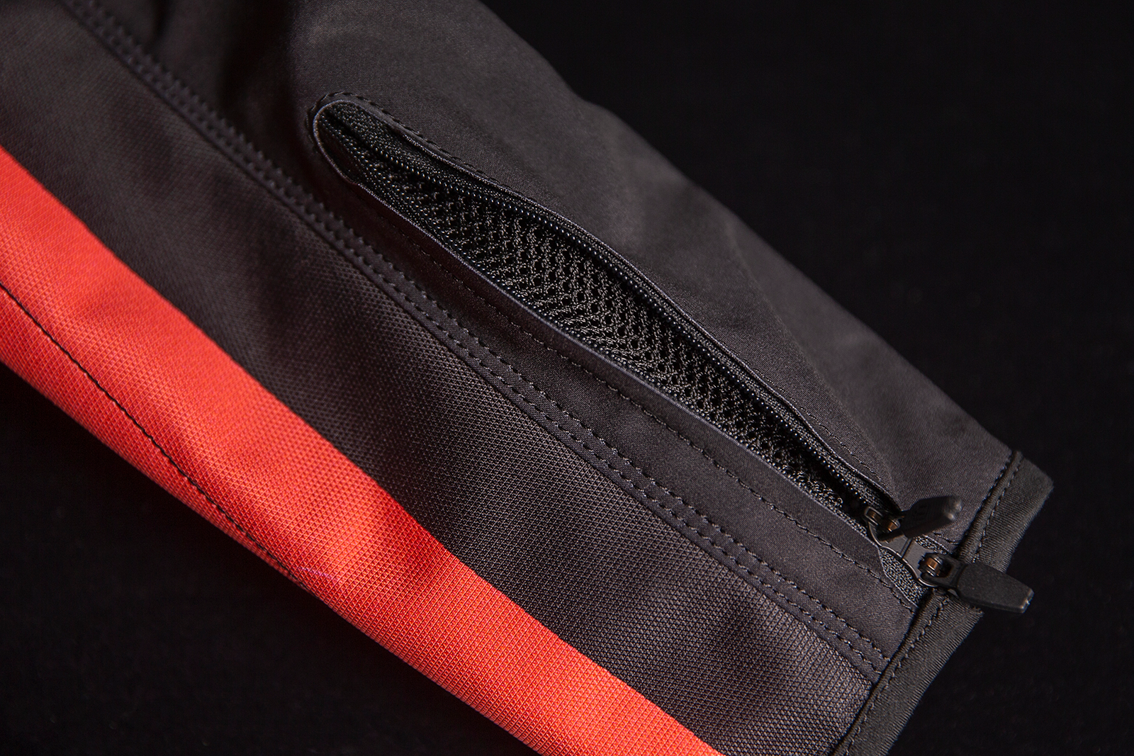 Bill's Exhausts ICON Women's Airform Retro Jacket in coral, XS, showcasing lightweight design and vintage style.