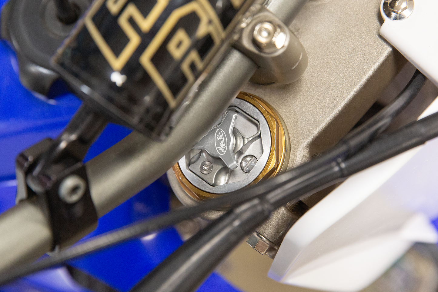 Motion Pro compression adjuster for KYB AOS SSS forks, part number 11-0124, shown in the image with its components.