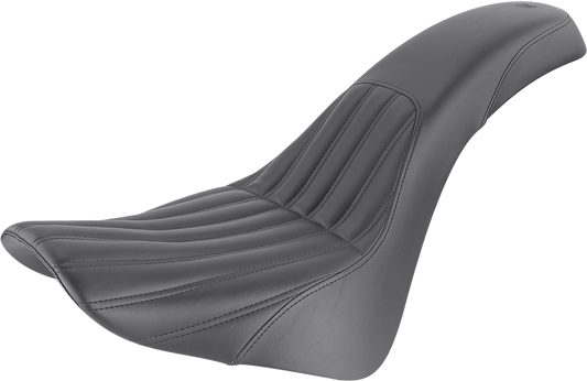 Black SADDLEMEN Profiler Knuckle Seat for motorcycle, featuring a comfortable design and durable construction.