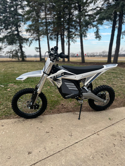 Electro & Co 2026 ETM RTR Sport electric trail bike with 8000W motor, off-road ready e-moto designed for high-speed adventure.