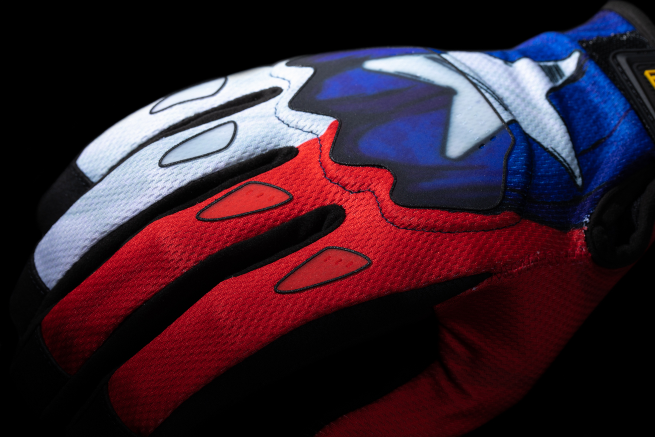 Bill's Exhausts ICON Hooligan™ CE Tejas Libre gloves in blue, large size, showing the protective gloves with textured surface.