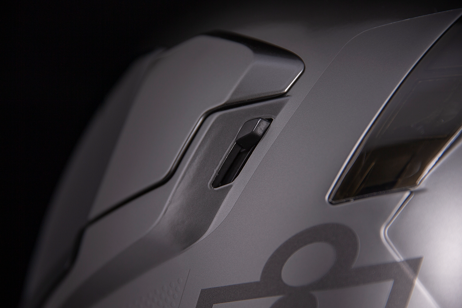 ICON Airflite™ Jewel MIPS® helmet in silver, large size, featuring aerodynamic design and ventilation openings.